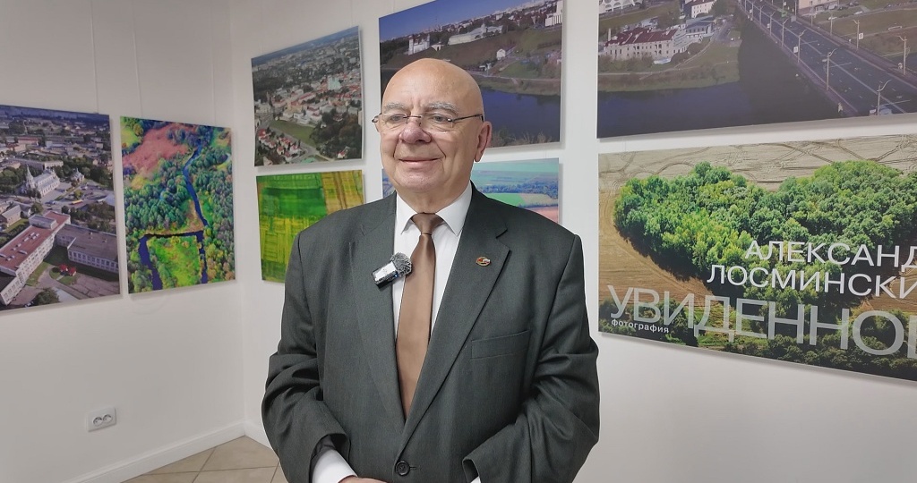 От журналистики до искусства: творческий путь Александра Лосминского