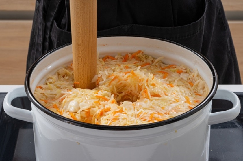 Как заквасить капусту? Хрустящая квашеная капуста: Годами проверенный рецепт. Фото И.Курушин