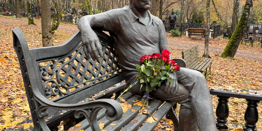 Пыхтинское кладбище. Известные захоронения: лидер "Солнцевских" Аверин, главный цыган советского кино, Мальвина, "Знахарь", герои "Крокуса"