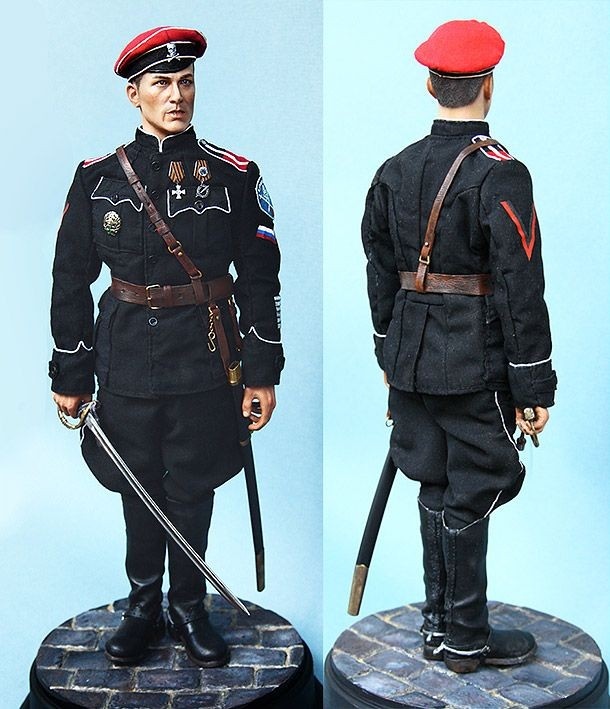 Корниловец при полном параде.