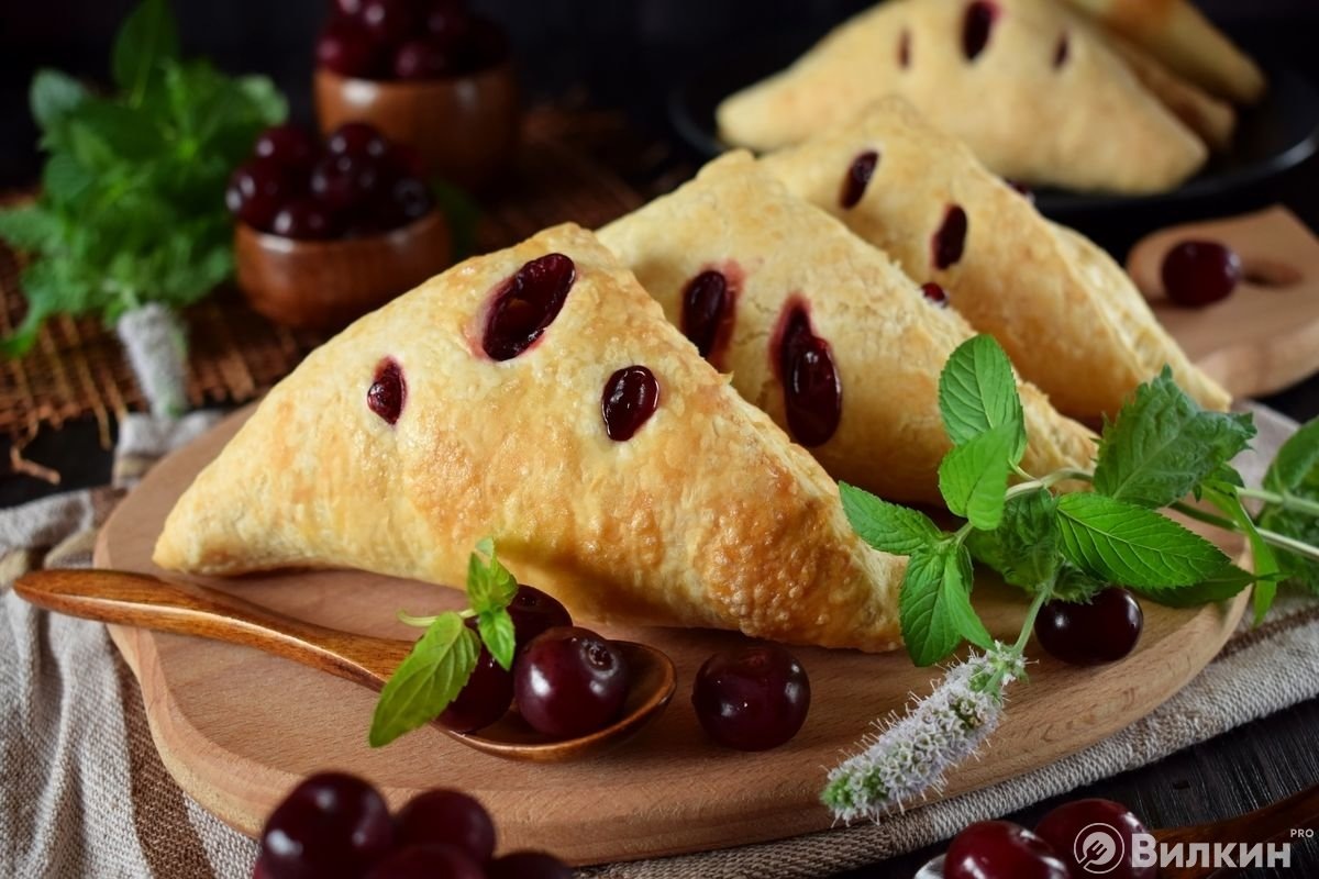    Тайны пирожков с вишней из кулька