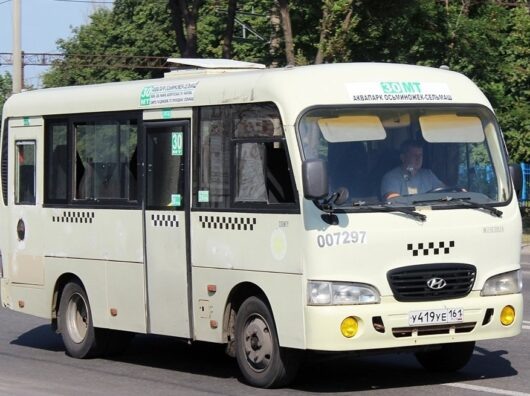    автобус №30 // фото: m. 2gis.ru