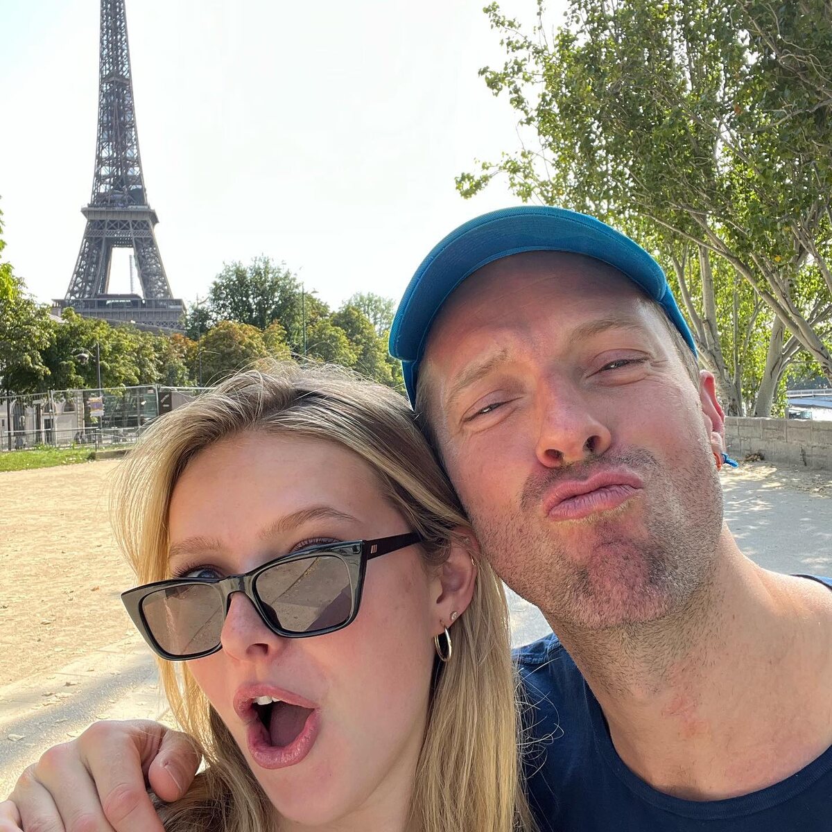 Эппл и Крис Мартин