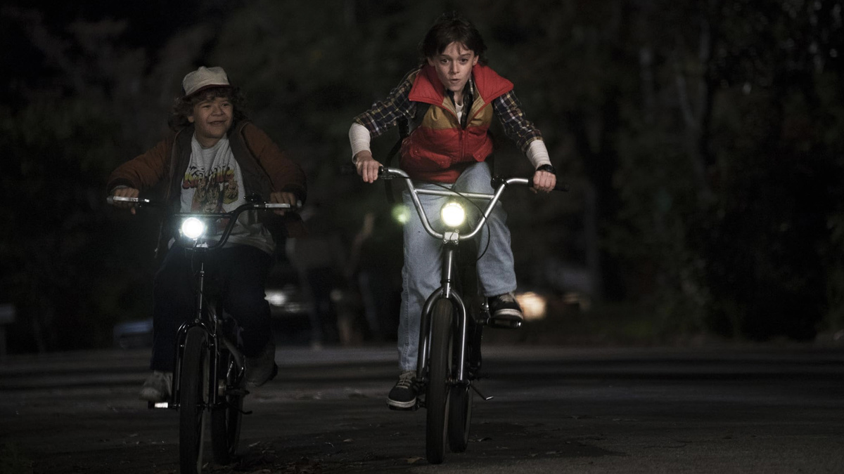 Кадр из сериала "Очень странные дела" (Сезон 1)