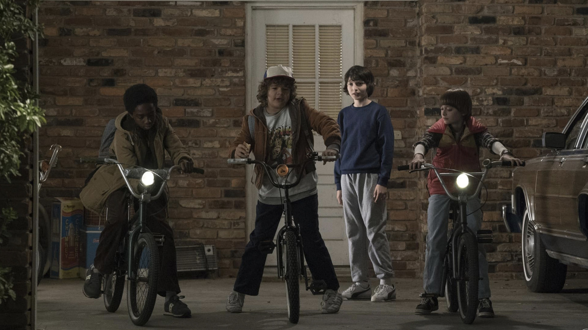 Кадр из сериала "Очень странные дела" (Сезон 1)