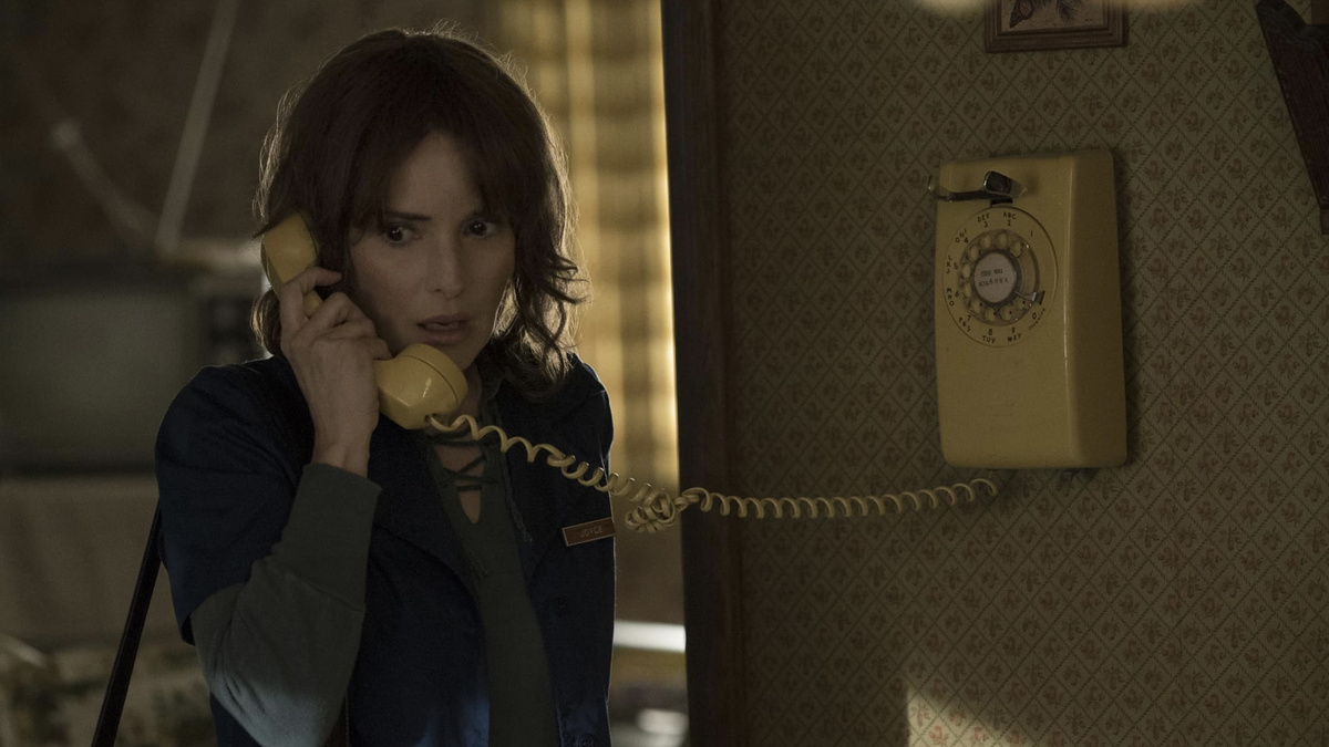 Кадр из сериала "Очень странные дела" (Сезон 1)