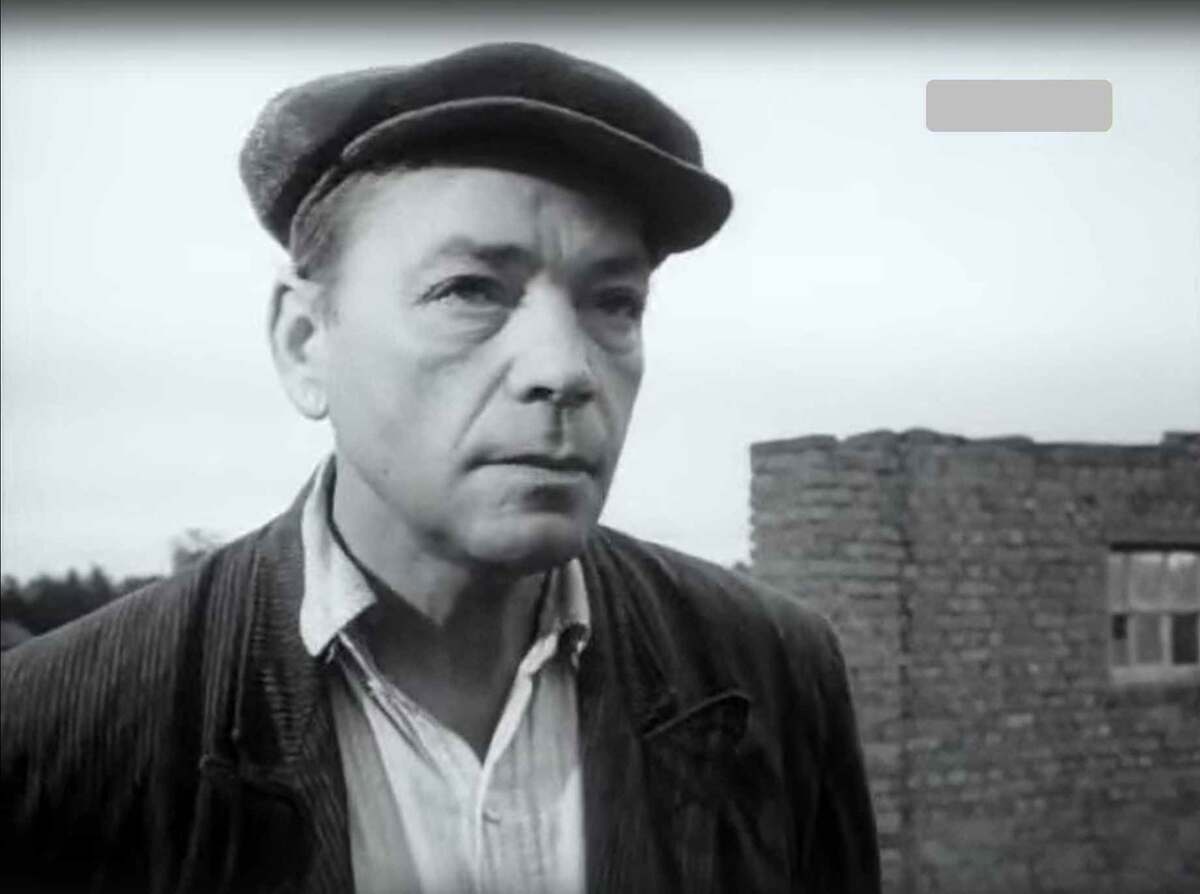 Кадр из фильма "Отчий дом". Пётр Алейников в роли Фёдора