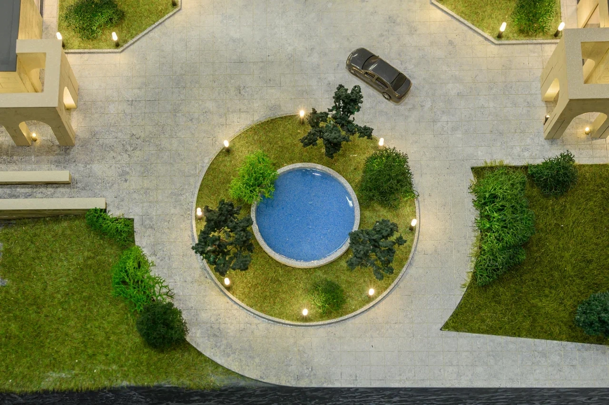 Архитектурный макет — это не просто уменьшенная копия здания или квартала. Это инструмент для презентации идей, работы с инвесторами и привлечения клиентов. Но процесс его изготовления сложнее, чем кажется на первый взгляд: ошибки в ТЗ, неверный выбор масштаба или материалов могут привести к задержкам и лишним затратам. Эксперты компании «Бэст Макет» делятся практическими советами, которые помогут правильно организовать заказ и избежать распространённых проблем.