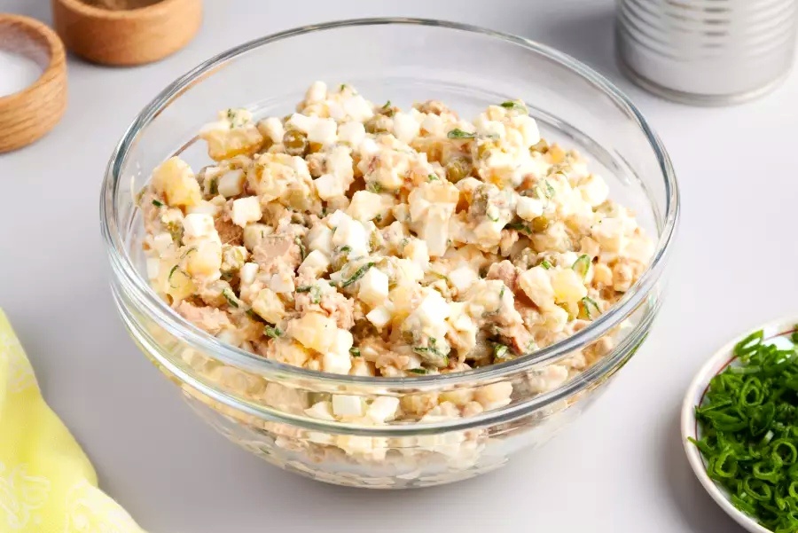 Салат из печени трески