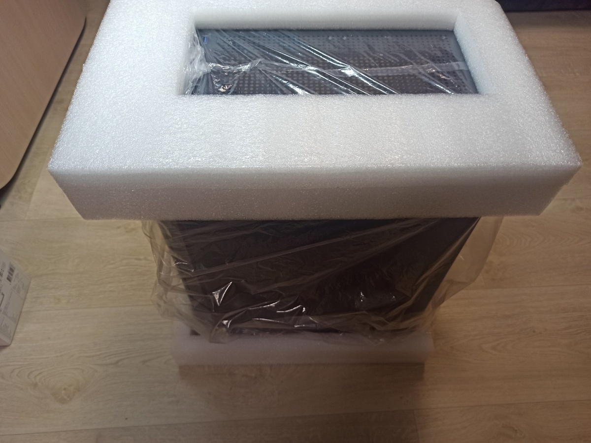    Дополнительные вставки пенопласта для защиты.