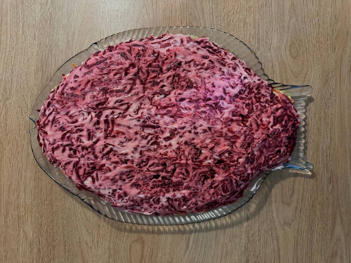    Ваша селедка под шубой отдыхает: готовлю сельдь «Бисмарк» - бочонок этой сельди немцы дарят даже президентам