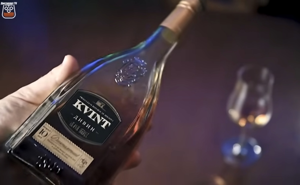 Стоимость очень низкая для своих лет 989 рублей. Аромат: Белое вино, кунжут, изюм, увявшие белые цветы, правильная ваниль. Очень не плохо исходя из цены!