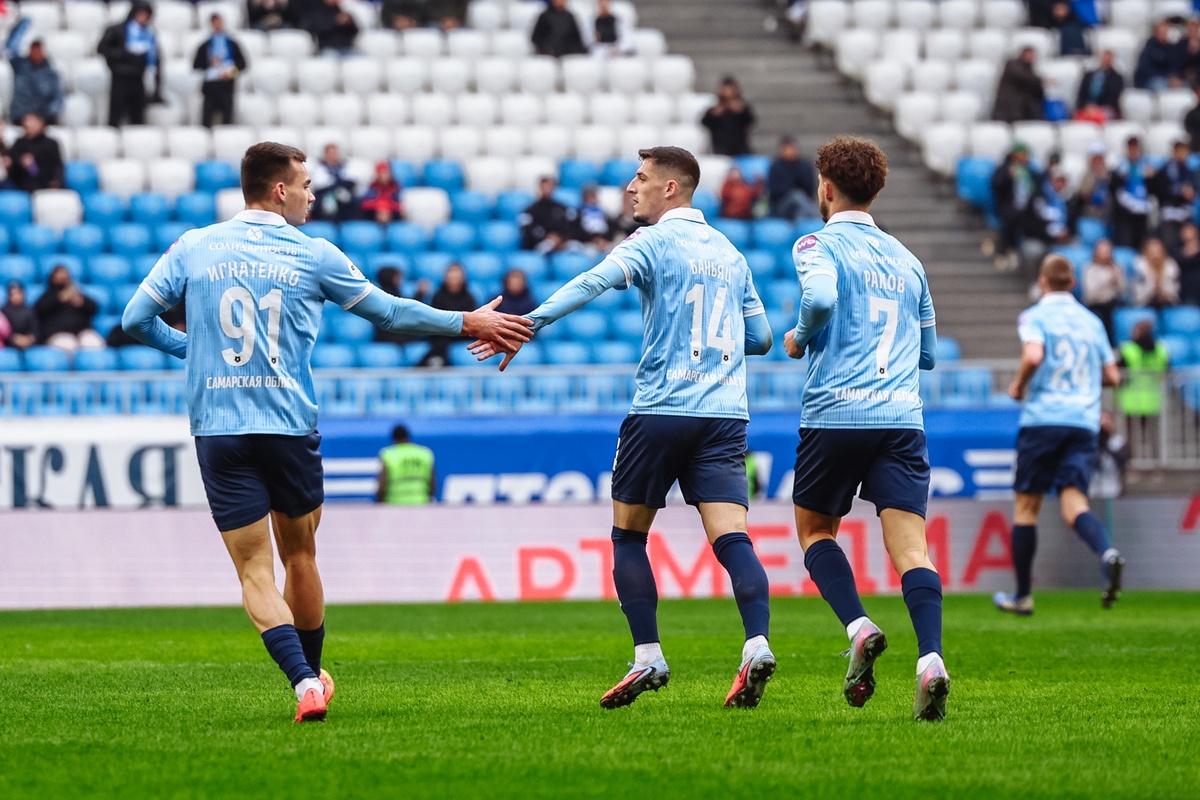    ПФК «Крылья Советов»