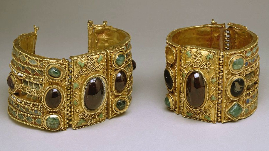 Ювелирные изделия эллинов - древнегреческий браслет. Фото Pinterest