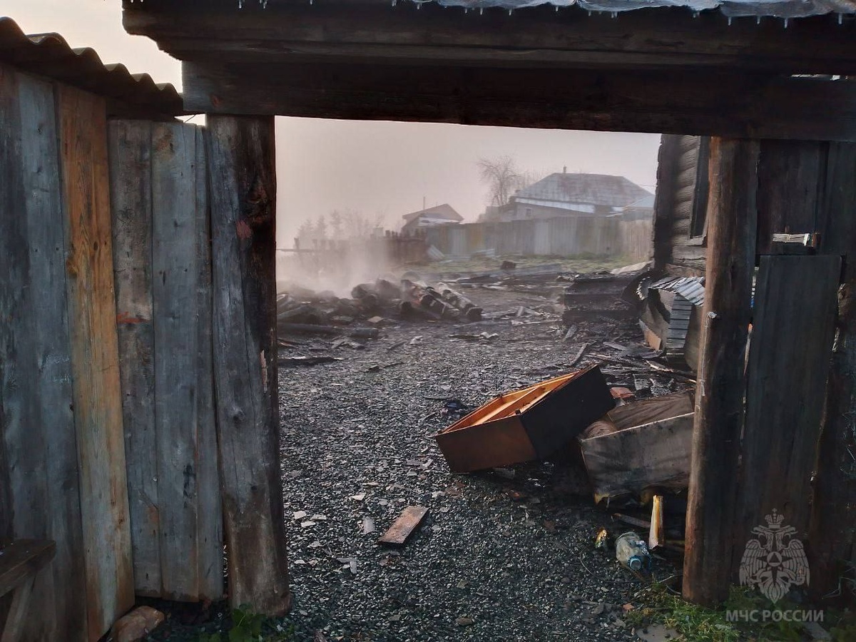    Молодой парень погиб при пожаре в селе Инзер в Башкирии