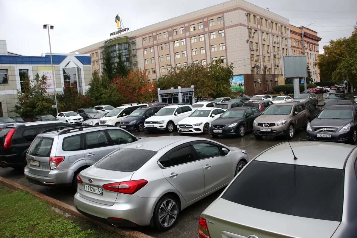    Прокуратура предлагает ограничить платные парковки у школ и больниц Тюмени