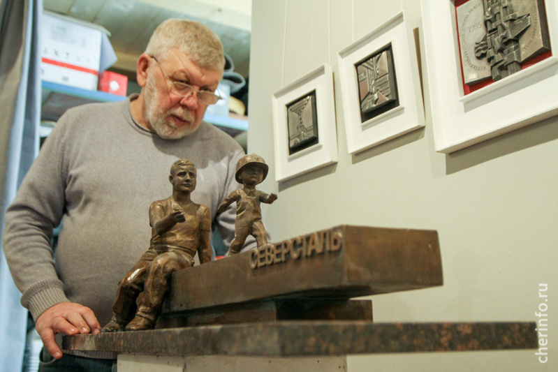    В юбилейный год деятельности известного художника и скульптора в городе проходят встречи и выставки