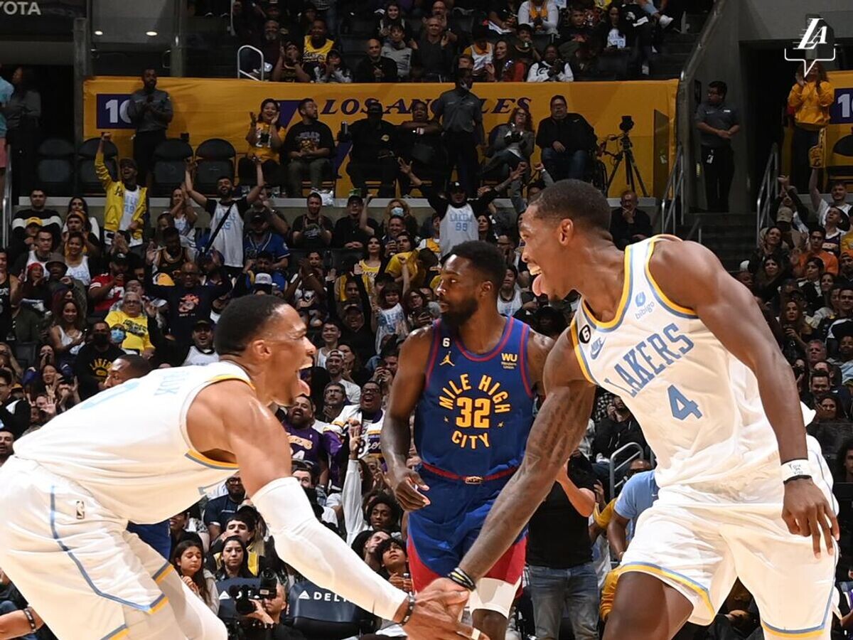    Баскетболисты "Лос-Анджелес Лейкерс"© Фото : twitter