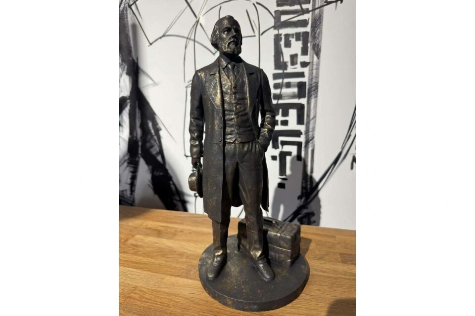 Утвержденный вариант памятника Федору Достоевскому в Барнауле
Фото: Фото: предоставлено amic.ru