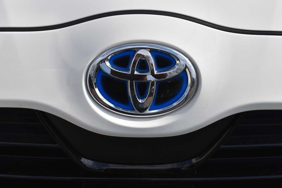    В РФ начались продажи семиместных Toyota Sienta. Stoqliq / Shutterstock.com / Fotodom