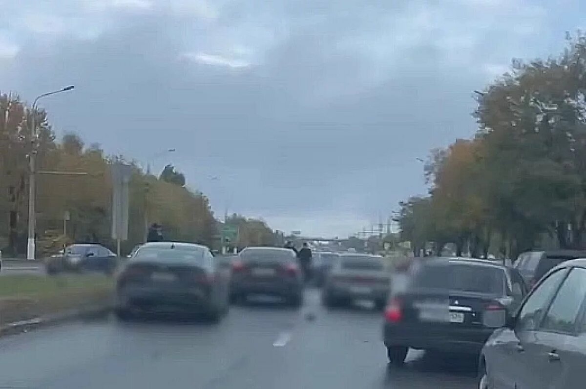    Утренняя авария на проспекте Жукова попала на видео в Волгограде