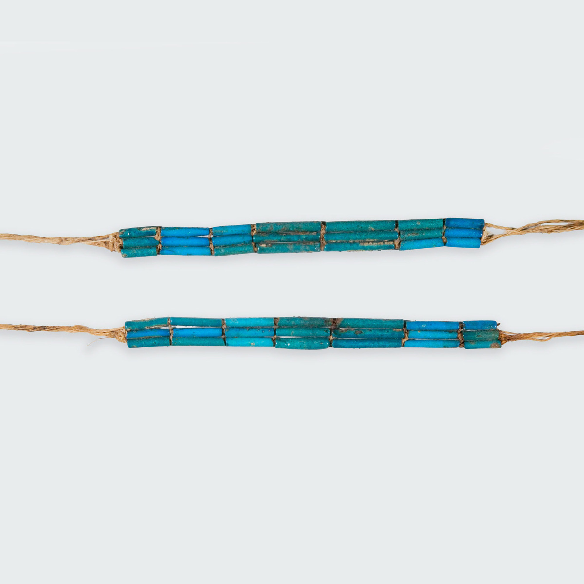 анклет Ва, начало правления Аменемхета I, Фаянс, льняная нить