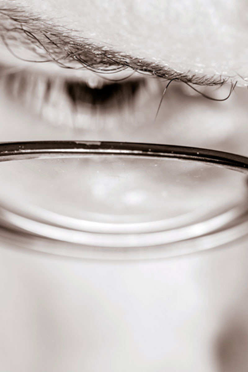 Нарцисс видит угрозу в каждом уголке мира