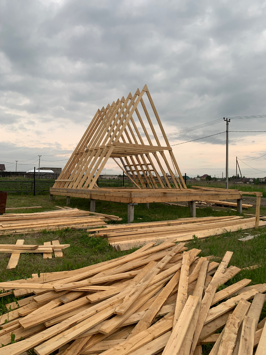 Каркасный дом в стадии строительства 🏠✨