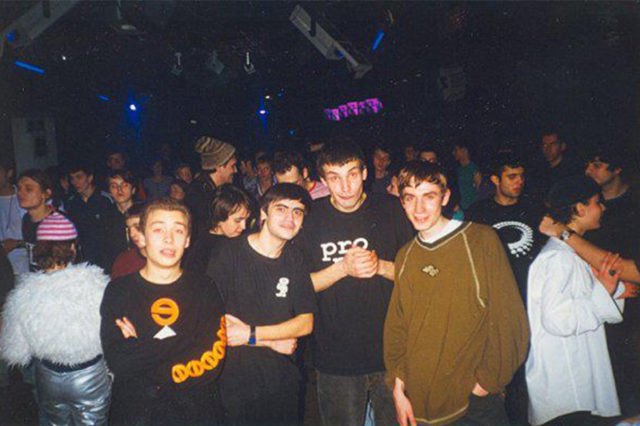 Архивные фото из клуба «Птюч». Резиденты клуба диджеи Еж, Иван Салмаксов, Компасс Врубель и Зорькин в 1995 году