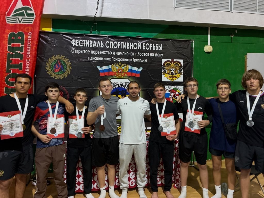      «Современные единоборства воспитывают характер», — уверен тренер по самбо Эдгар Аракелян. Редакция газеты "Наш край"