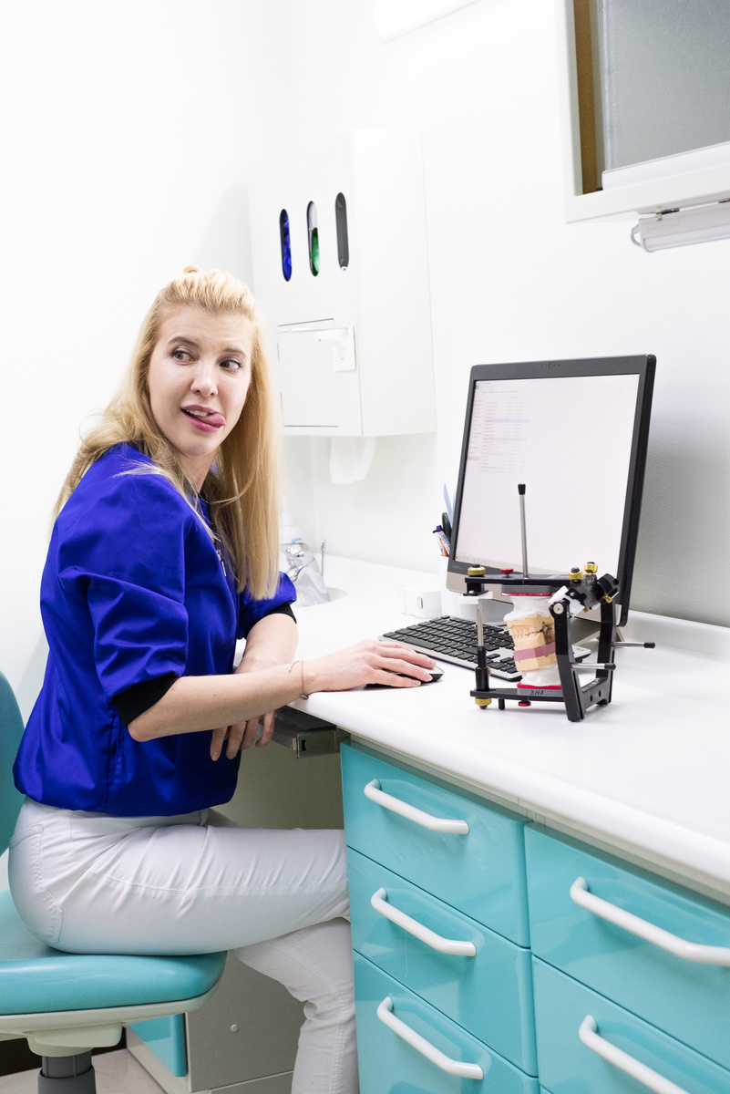 Фотография взята с сайта стоматологии Дмитрович Фэмили https://www.dmitrovich.ru/