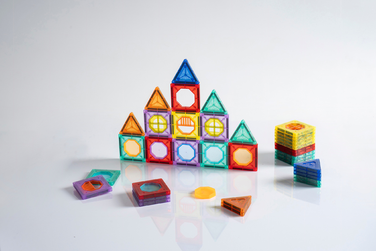 Вариант сборки домика из конструктора SAYFUN toys серии "Park" 73 детали