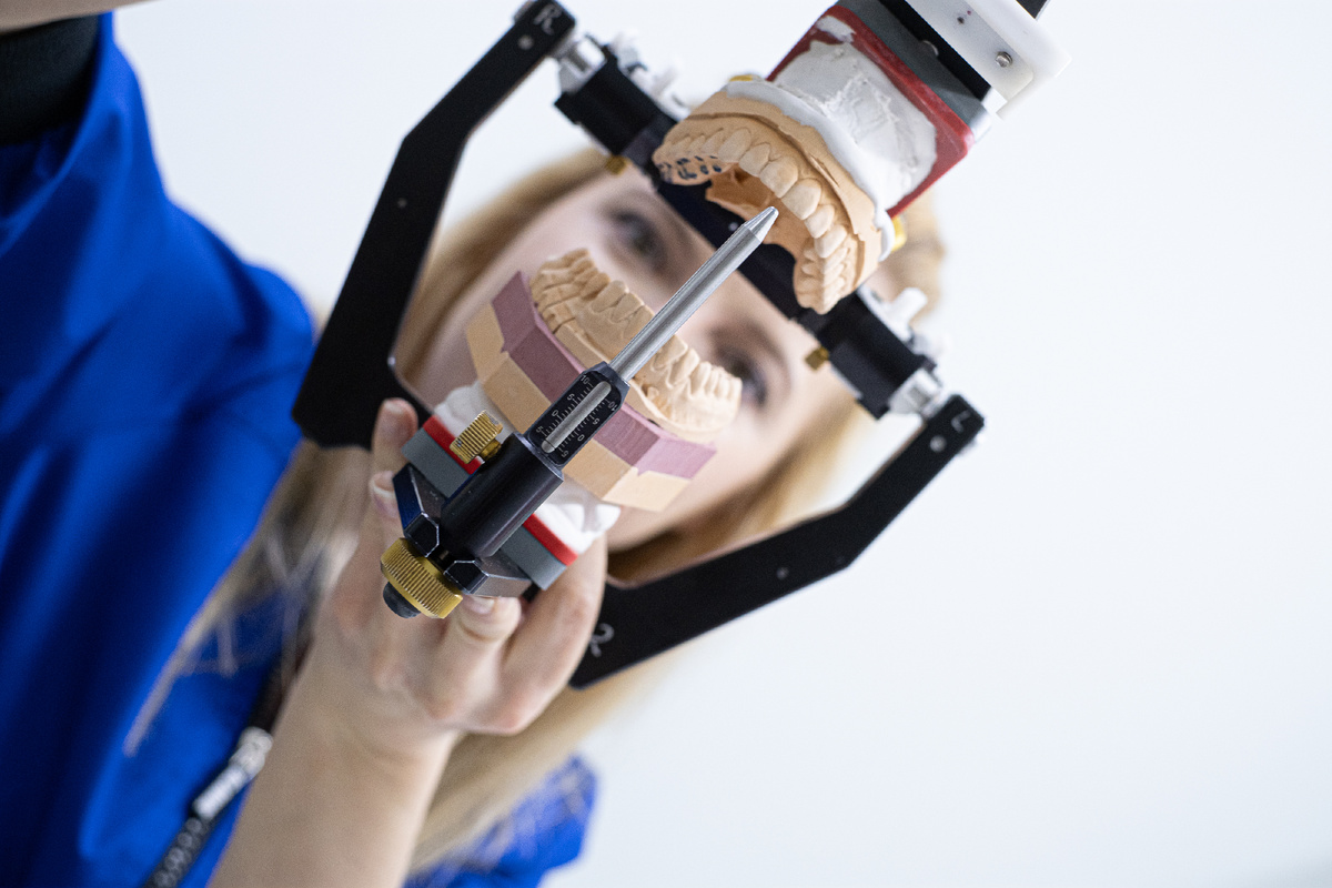 Фотография взята с сайта стоматологии Дмитрович Фэмили https://www.dmitrovich.ru/