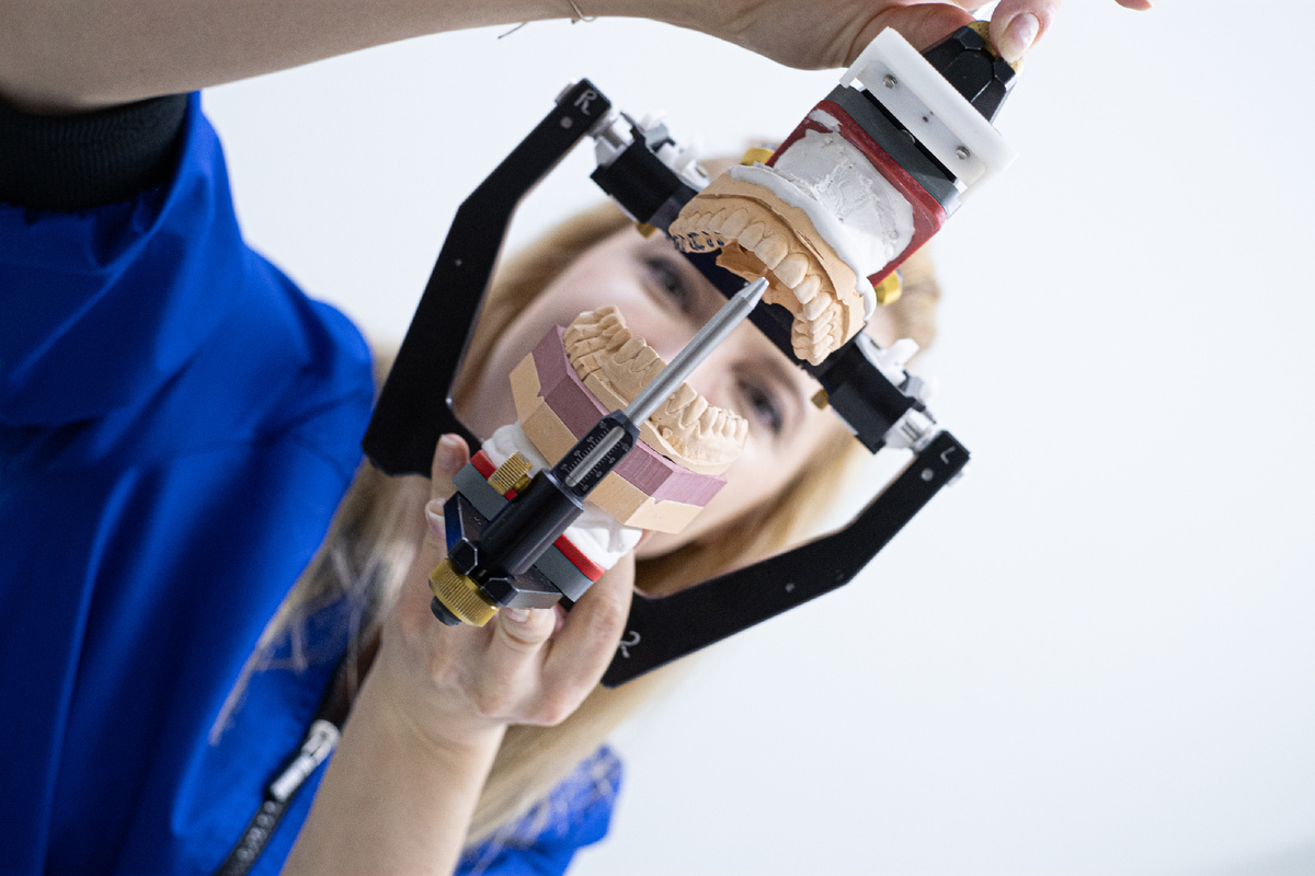 Фотография взята с сайта стоматологии Дмитрович Фэмили https://www.dmitrovich.ru/