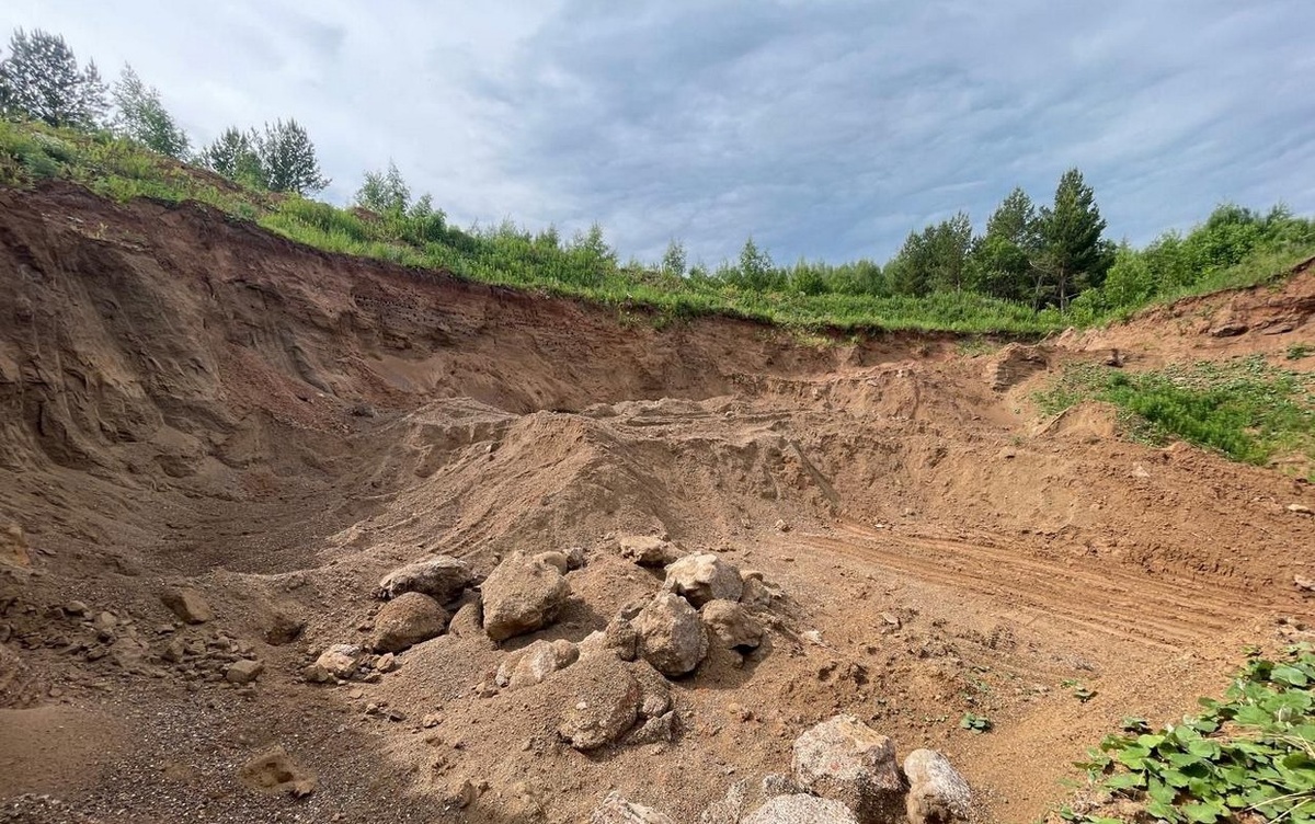    Дело возбудили в Удмуртии по факту незаконной добычи песка на Каме