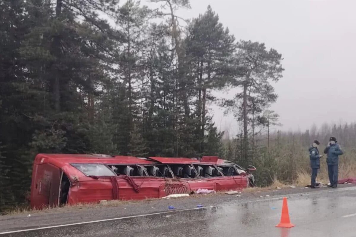    Два человека погибли, девять пострадали в аварии с автобусом в ХМАО
