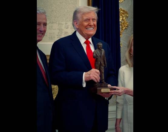   Фото: стоп-кадр видео с награждением на странице Белого дома в соцсетях