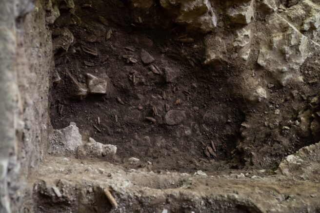    Раскоп в гроте Ахцу / subtropras.ru