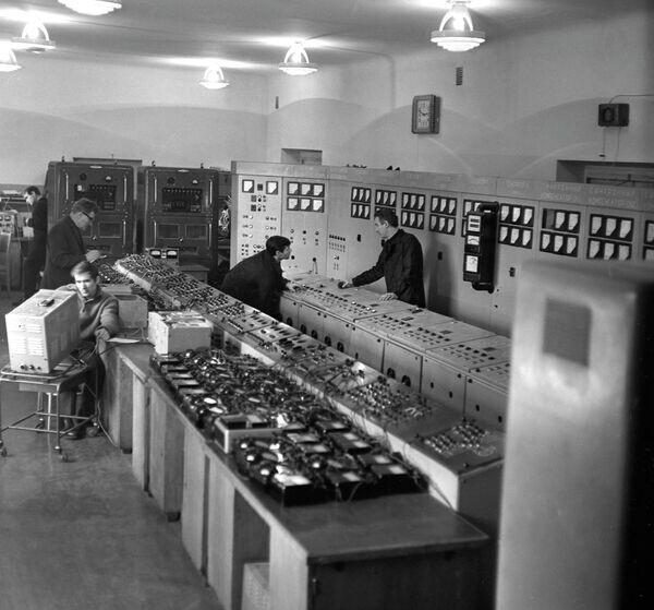 НИИ по передаче электроэнергии постоянным током высокого напряжения
© РИА Новости