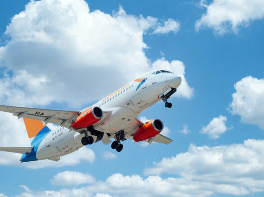    Авиалайнер компании Азимут // Фото: Тагир Алиев