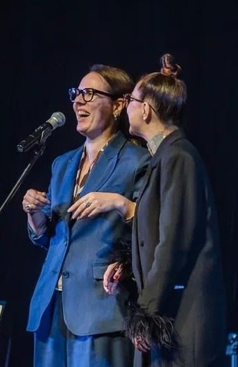 Министр Юлия Шуклина (в синем) на фестивале