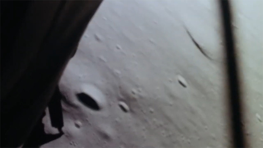 Кадр из видео NASA. Пролёт над кратером Уэст.
