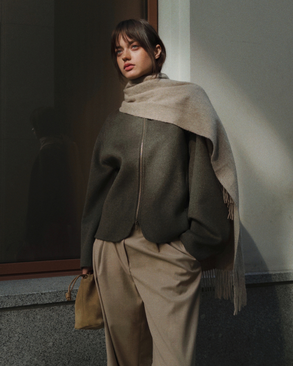 Аутфит в приглушённых тонах