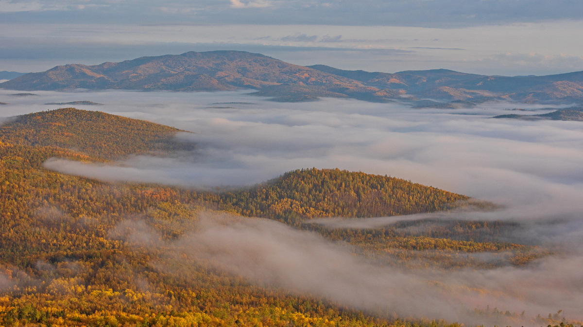 Рис.1 Долина р.Мина в тумане.Фото Морозова