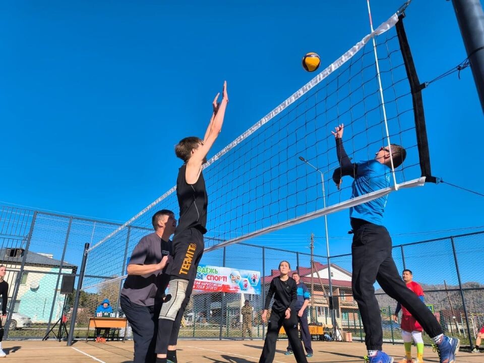    Открытие новой спортплощадки в селе Соузга. Источник: t.me/gromov_maima