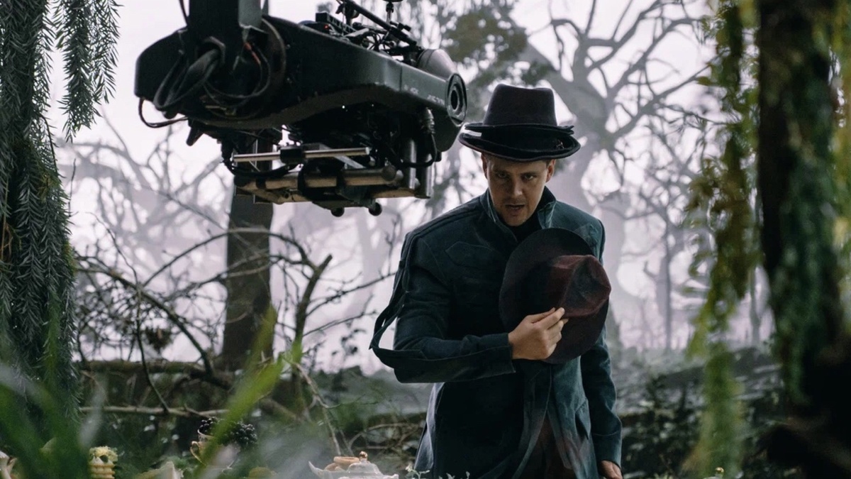 Кадр из фильма «Алиса в Стране чудес» (источник фото: «Кинопоиск»)