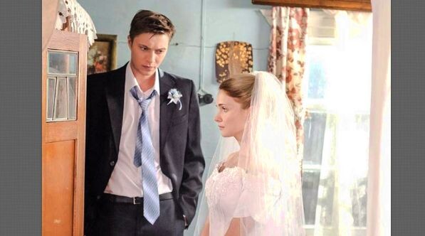 В роли абьюзера в х/ф "Птица в клетке"