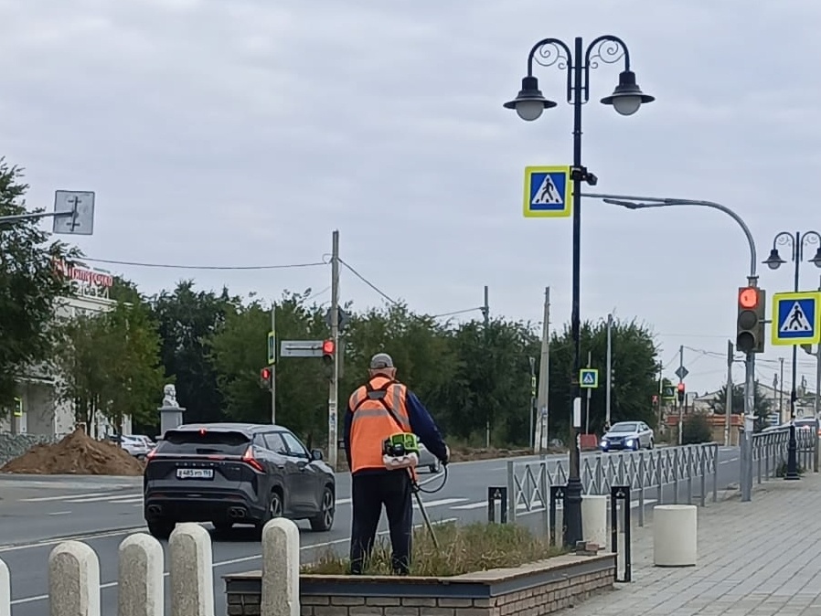    До середины декабря в Орске будут проводить освещение улицы Советской