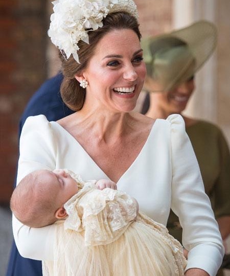 Почему королевские модницы помешаны на ободках — и стоит ли повторять этот тренд?