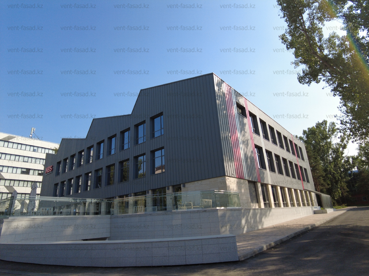 Объект с подсистемой вентилируемого фасада REVENTAL и алюминием Gravis